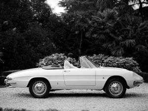 Alfa Romeo Spider 1600 Duetto 1966 года 